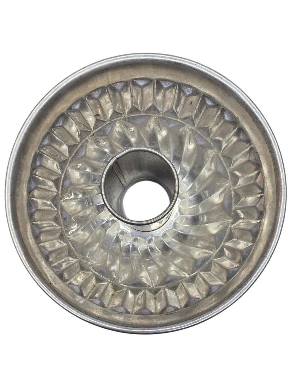 Kaiser 9 Inch Bundt Baking Pan Vintage Jello Mold Collectible Kitchen Bakeware
